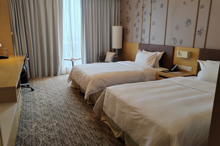 Room 43 of 89