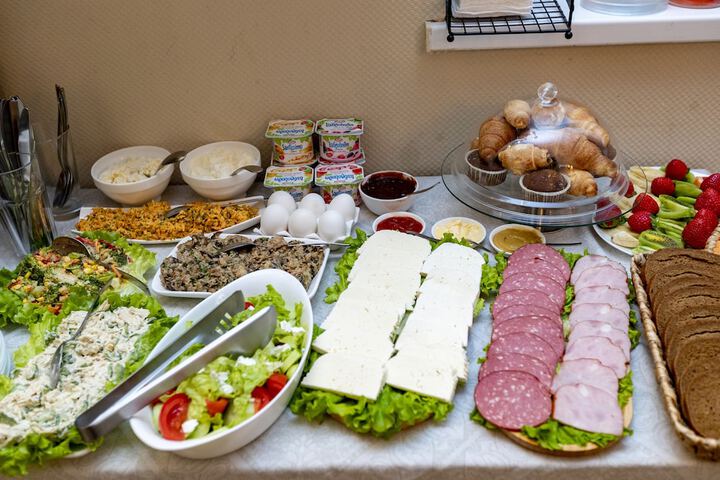 Dining 88 of 106