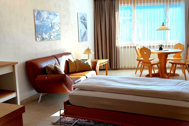 Room 38 of 80