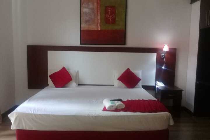Room 9 of 38