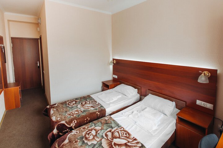 Room 16 of 44