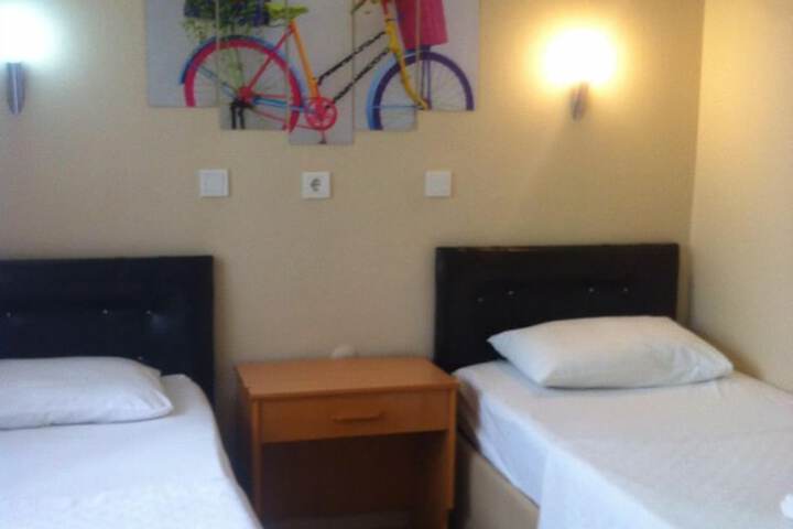 Room 12 of 34
