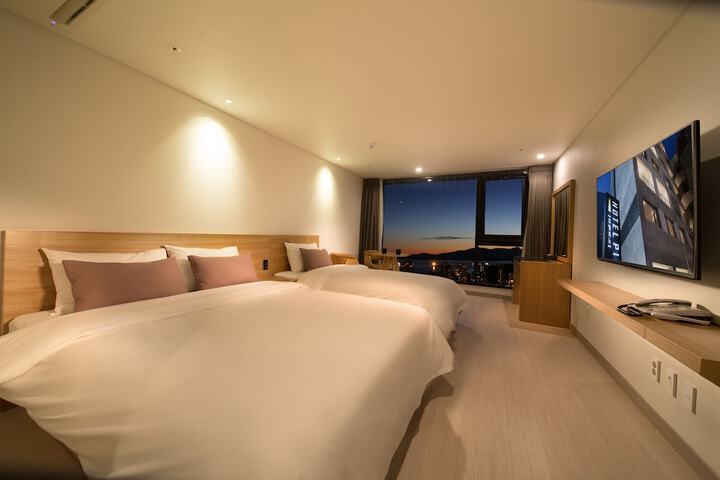 Room 8 of 38