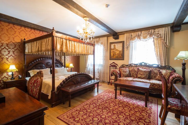 Room 32 of 75