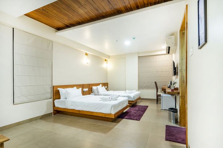 Room 4 of 38