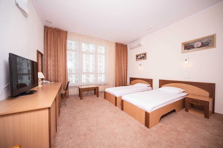 Room 3 of 10