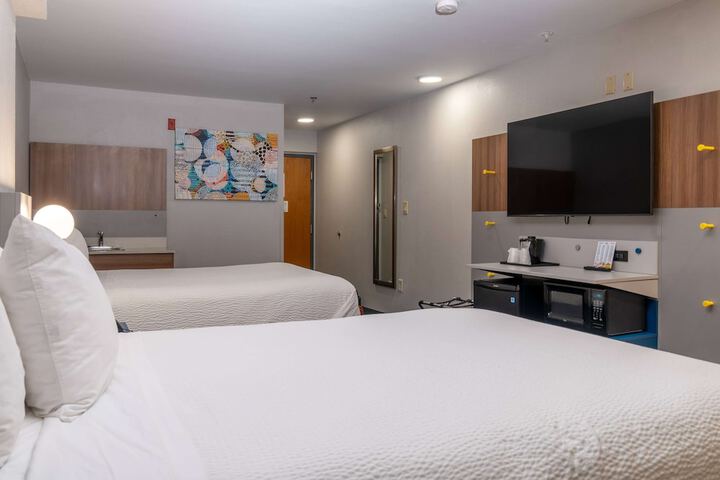 Studio Suite King Bed (2 of 25)
