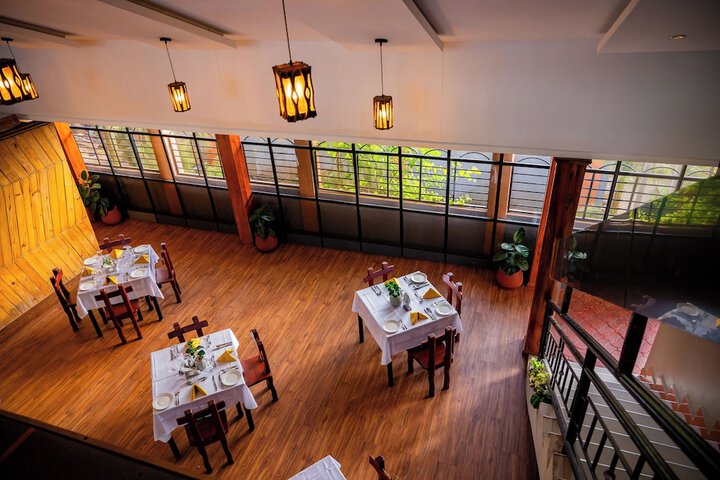Dining 90 of 121