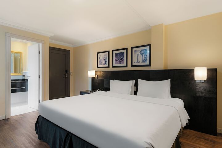 Room 32 of 91