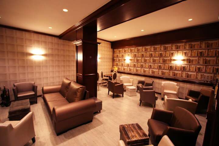 Guest Lobby