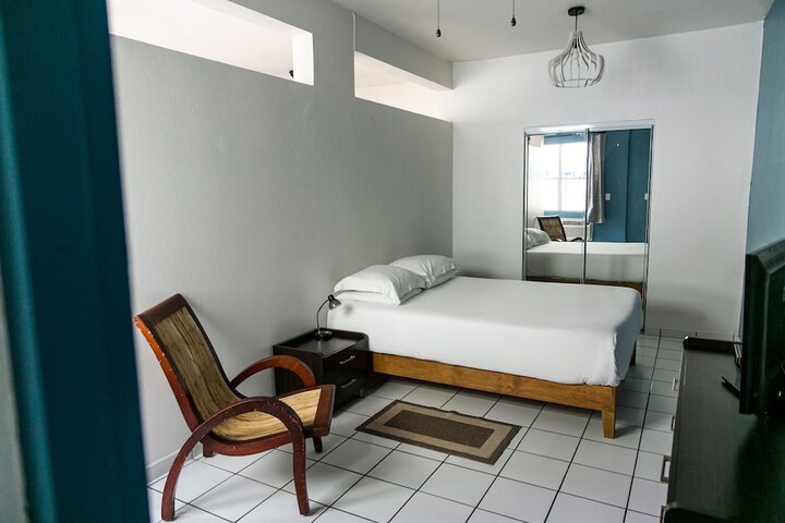 Room 6 of 123