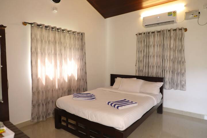 Room 13 of 80