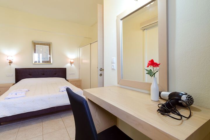 Room 6 of 54