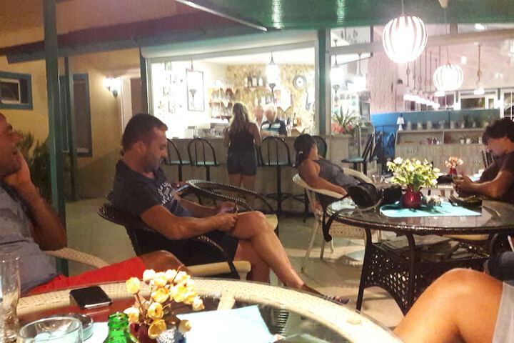 Lounge 62 of 74