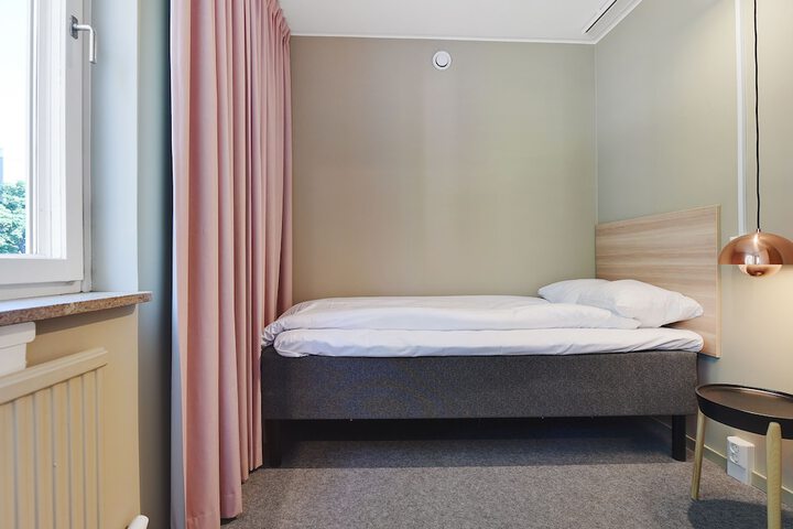 Room 13 of 71
