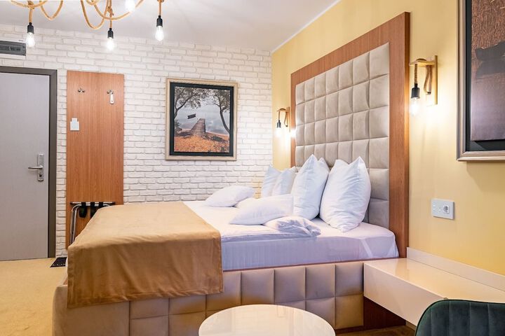 Room 4 of 88