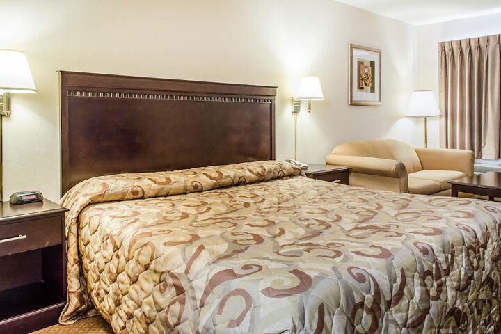 2 Double Beds (12 of 15)