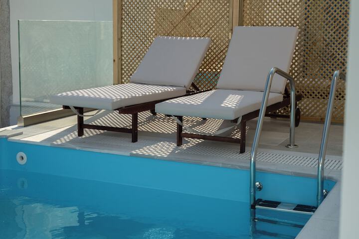 Pool 57 of 91