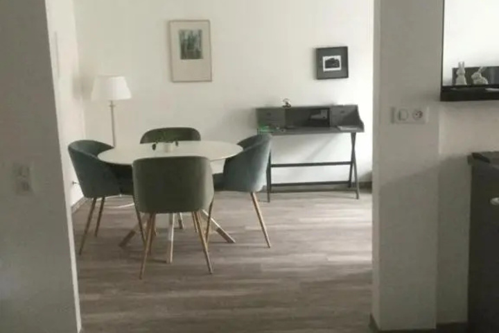 Room 4 of 13