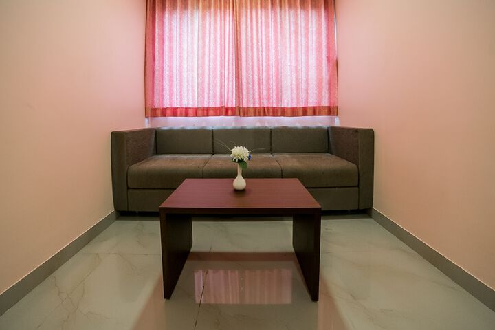Room 6 of 18