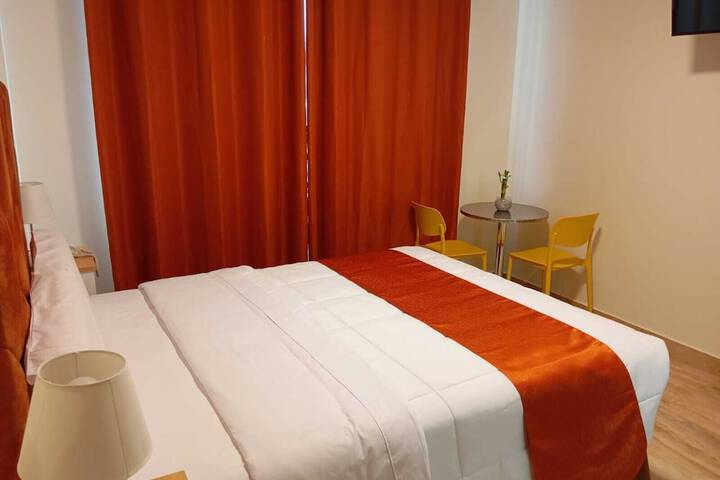 Room 41 of 284