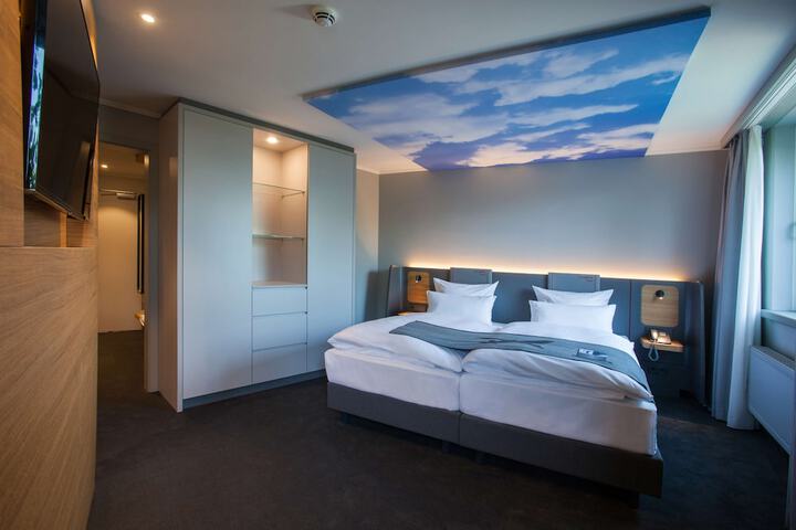 Room 7 of 40