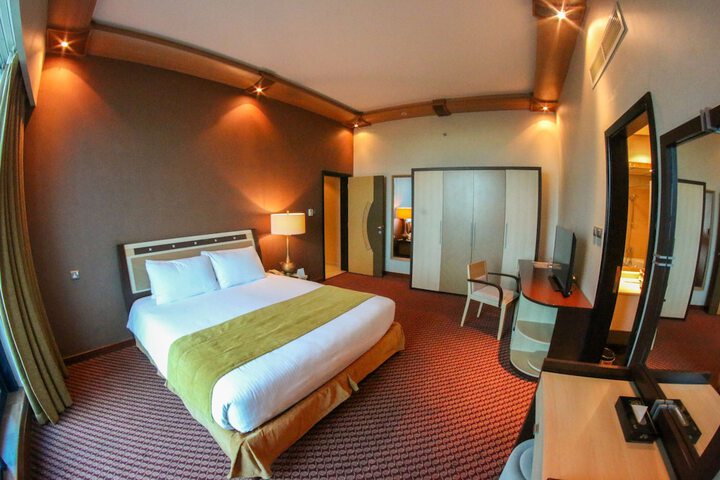 Room 17 of 72