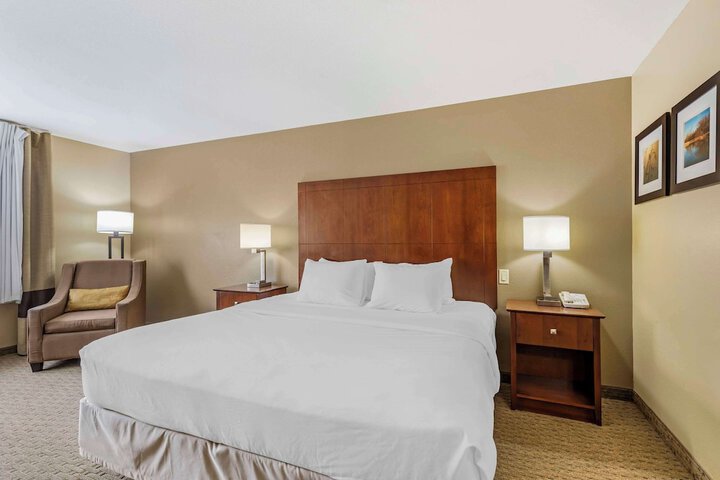 Room 11 of 37