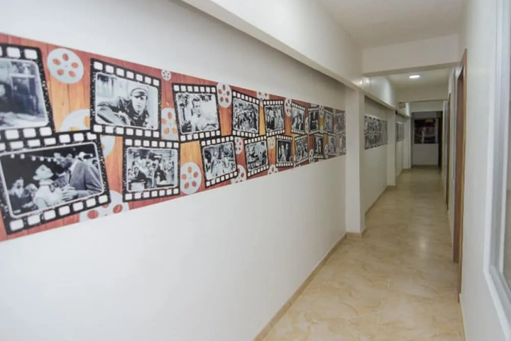 Room 8 of 11