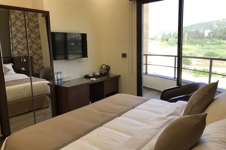 Room 12 of 20