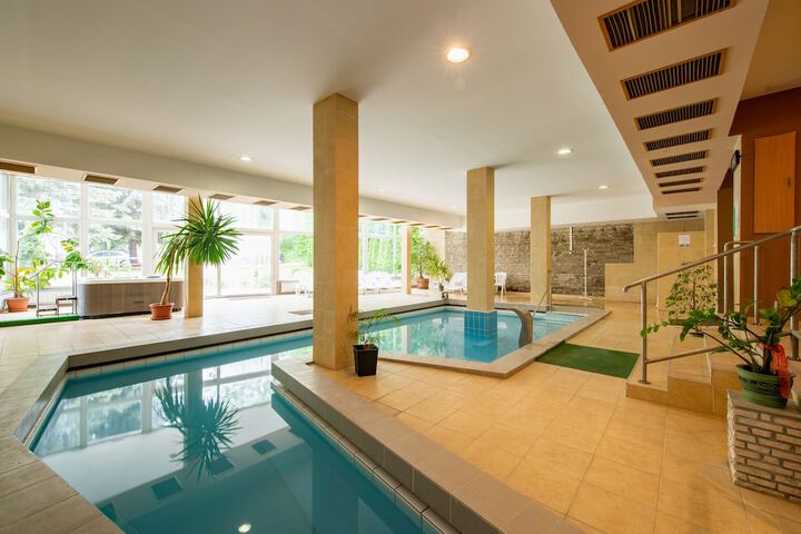 Hotel Pool
