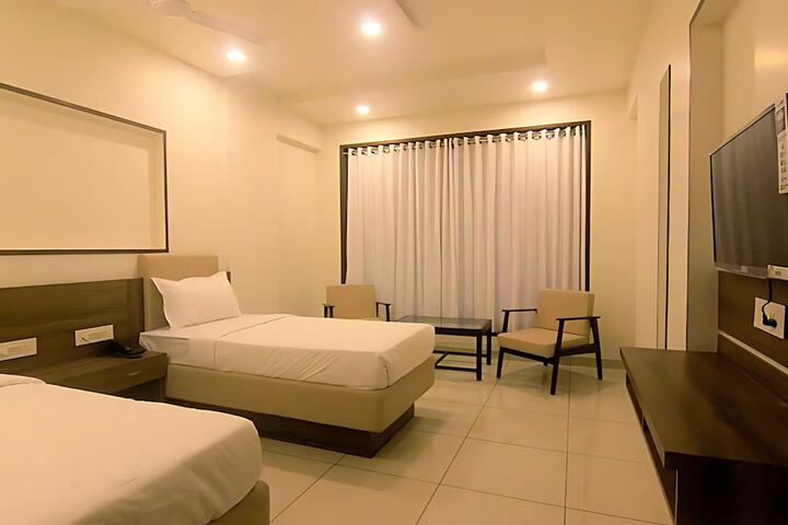 Room 7 of 24