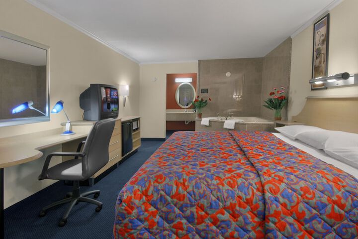 1 King Bed (7 of 12)