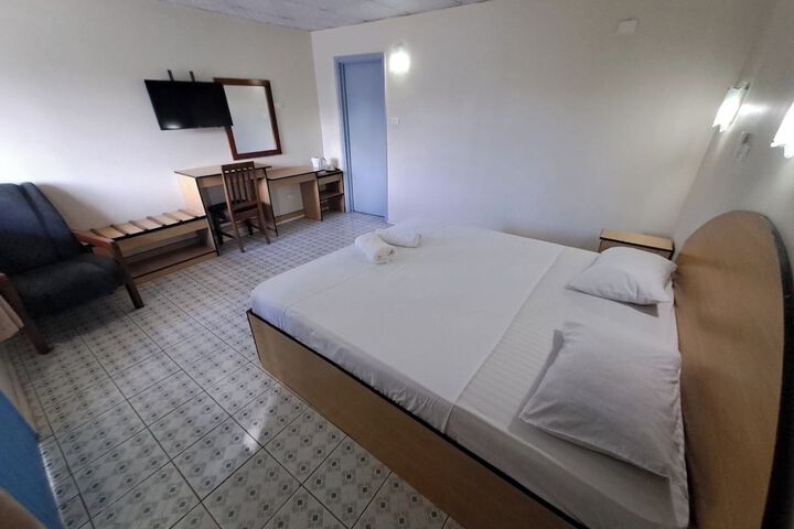 Room 4 of 24