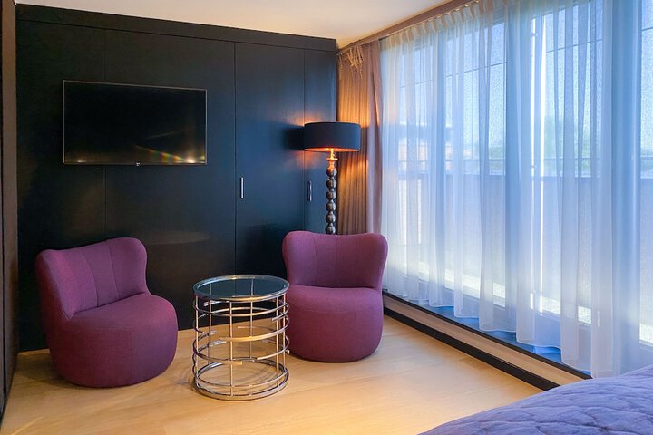 Room 28 of 91