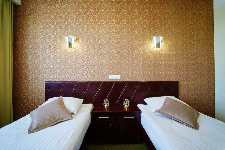Room 8 of 43