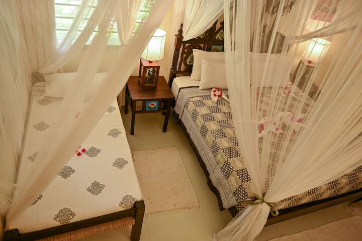 Room 34 of 195