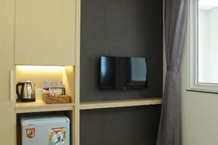 Room 17 of 33