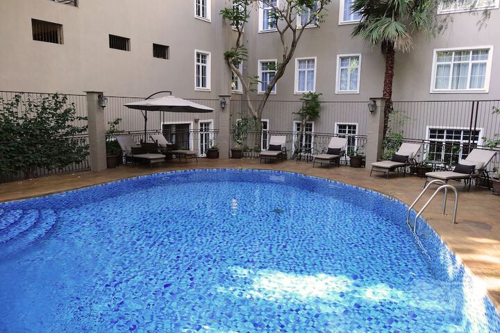 Pool Hotel