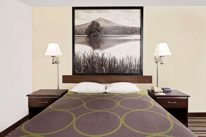 Room 8 of 20