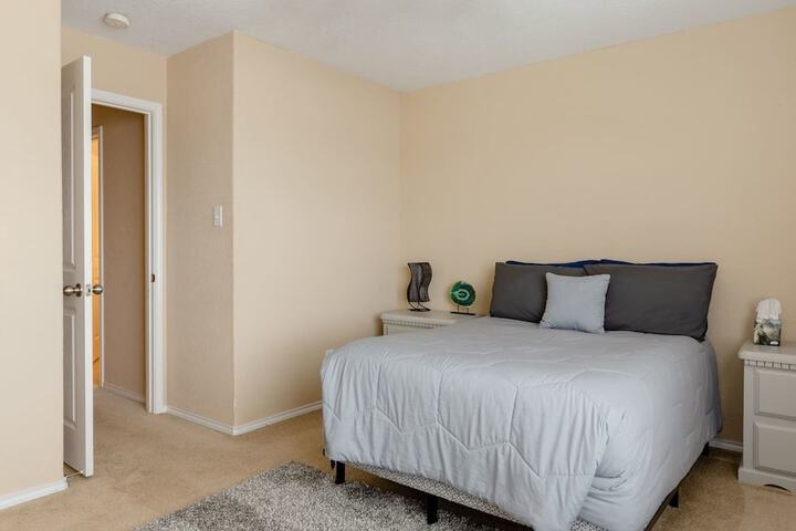 Room 4 of 31