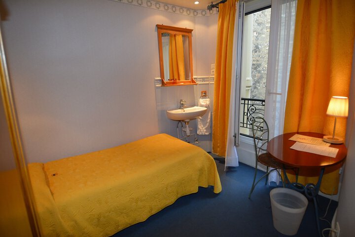 Room 14 of 35