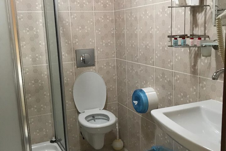 Room 46 of 66