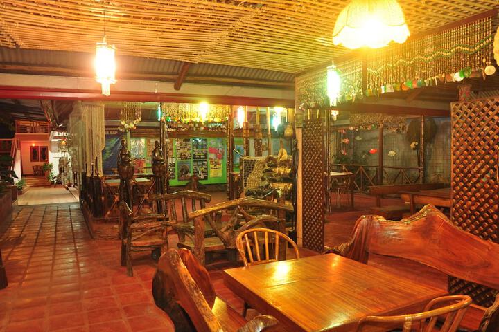 Dining Photos