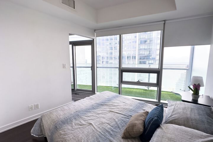 Comfy Lakeview Rogers Centre FreeParking in Toronto, ON