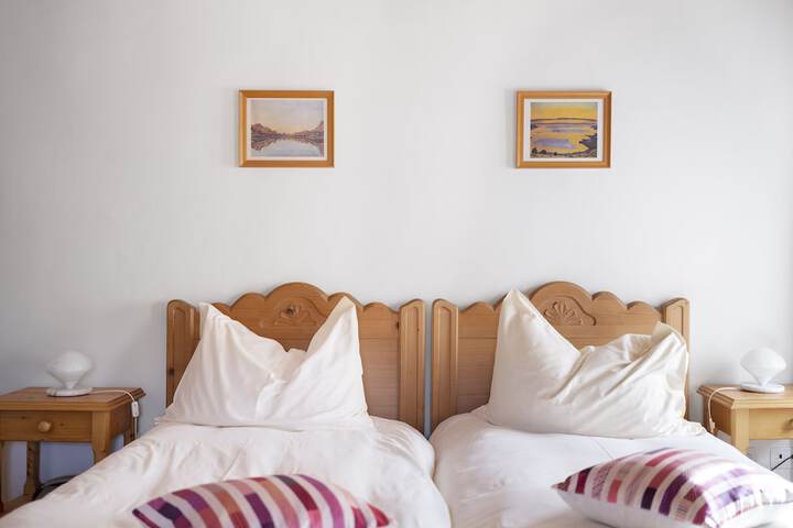 Room 6 of 27
