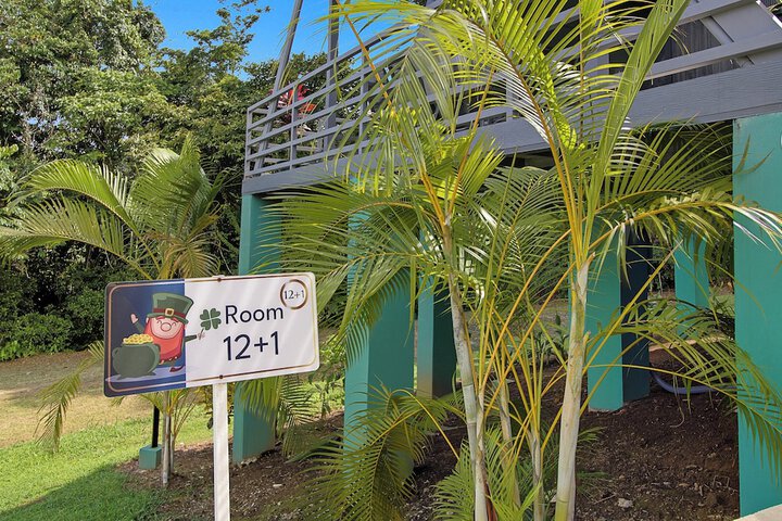 Room 176 of 391