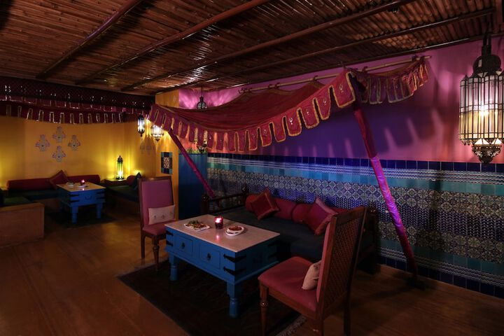 Lounge 53 of 65