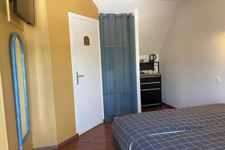 Room 14 of 64