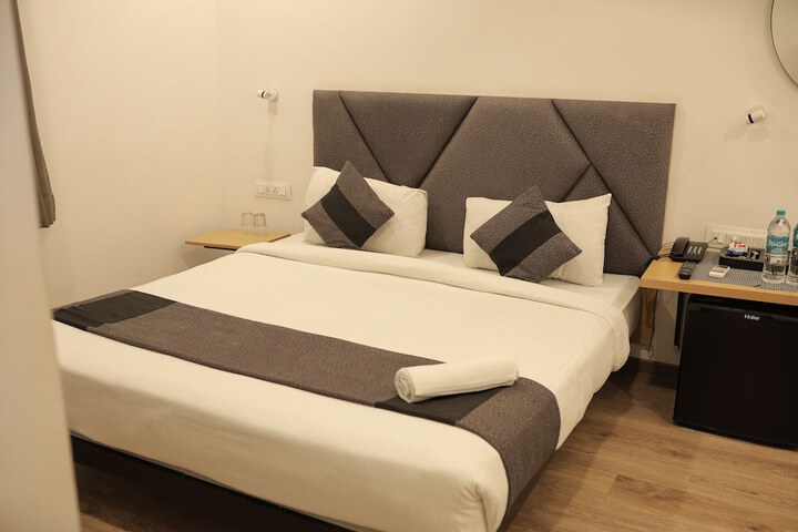 Room 17 of 31